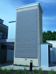 dlc012006.jpg